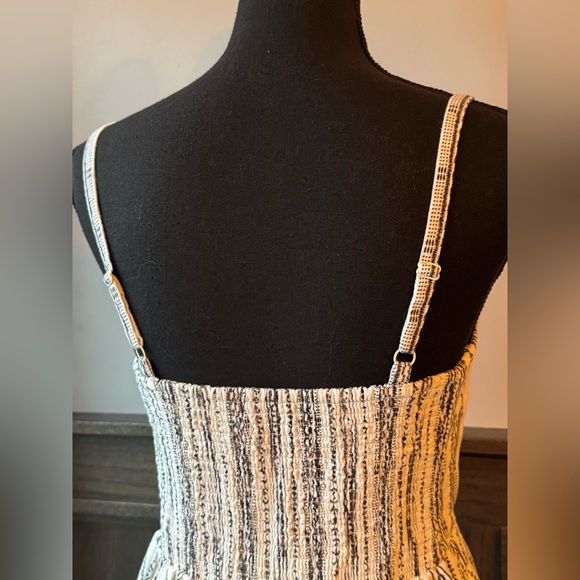 Old Navy Cream and Gray Striped Pattern linen cotton jumpsuit romper - Picture 5 of 9